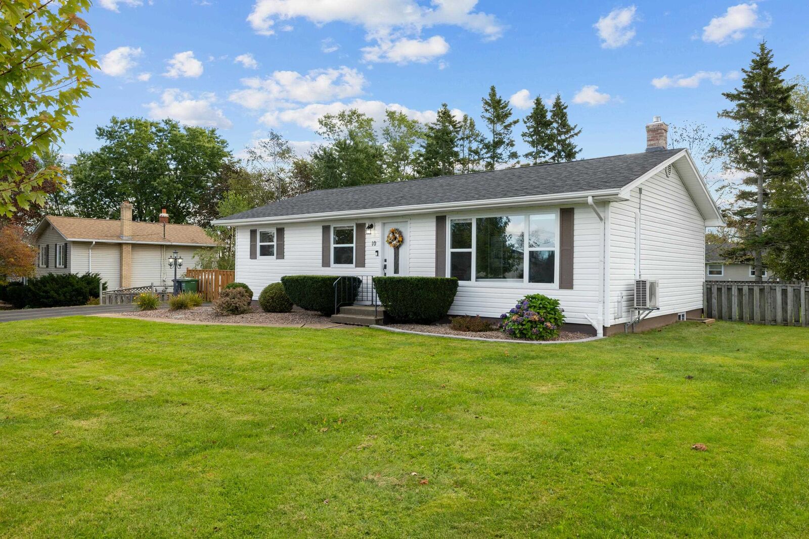 Property Photo:  10 Dale Drive  PE C1A 7X5 