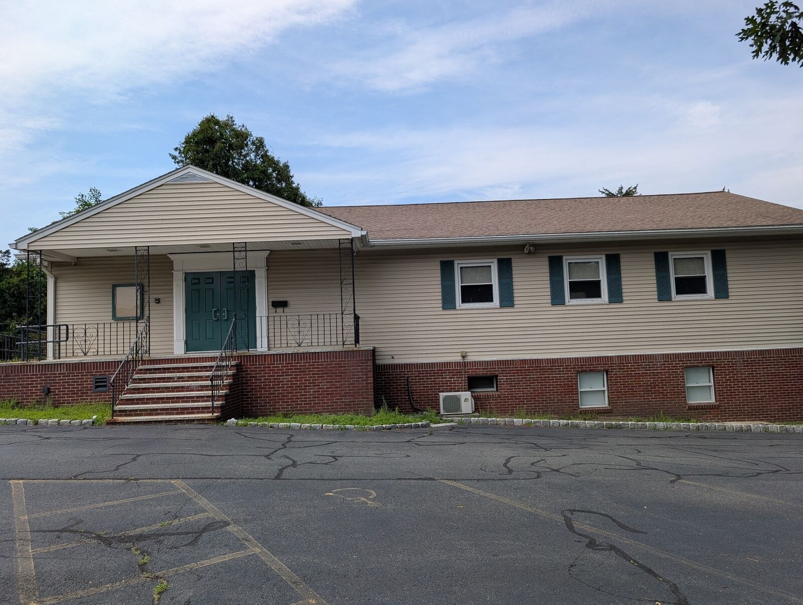 Property Photo:  136 Winn Street  MA 01803 