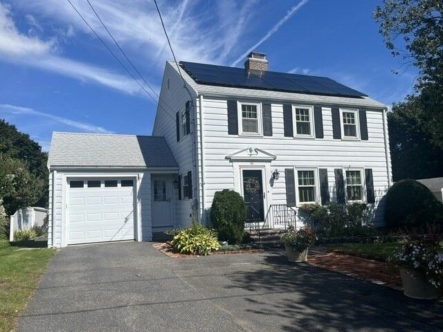 Property Photo:  28 Cobb Ln  MA 01904 