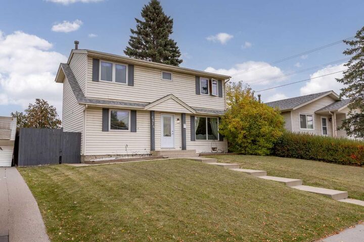 Property Photo:  6824 43 Avenue NE  AB T1Y 5P2 