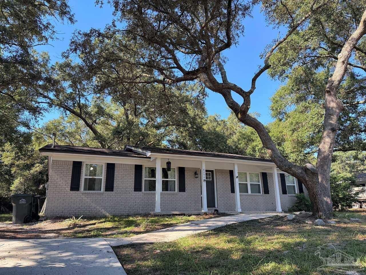 Property Photo:  8240 Sedgefield Dr  FL 32507 