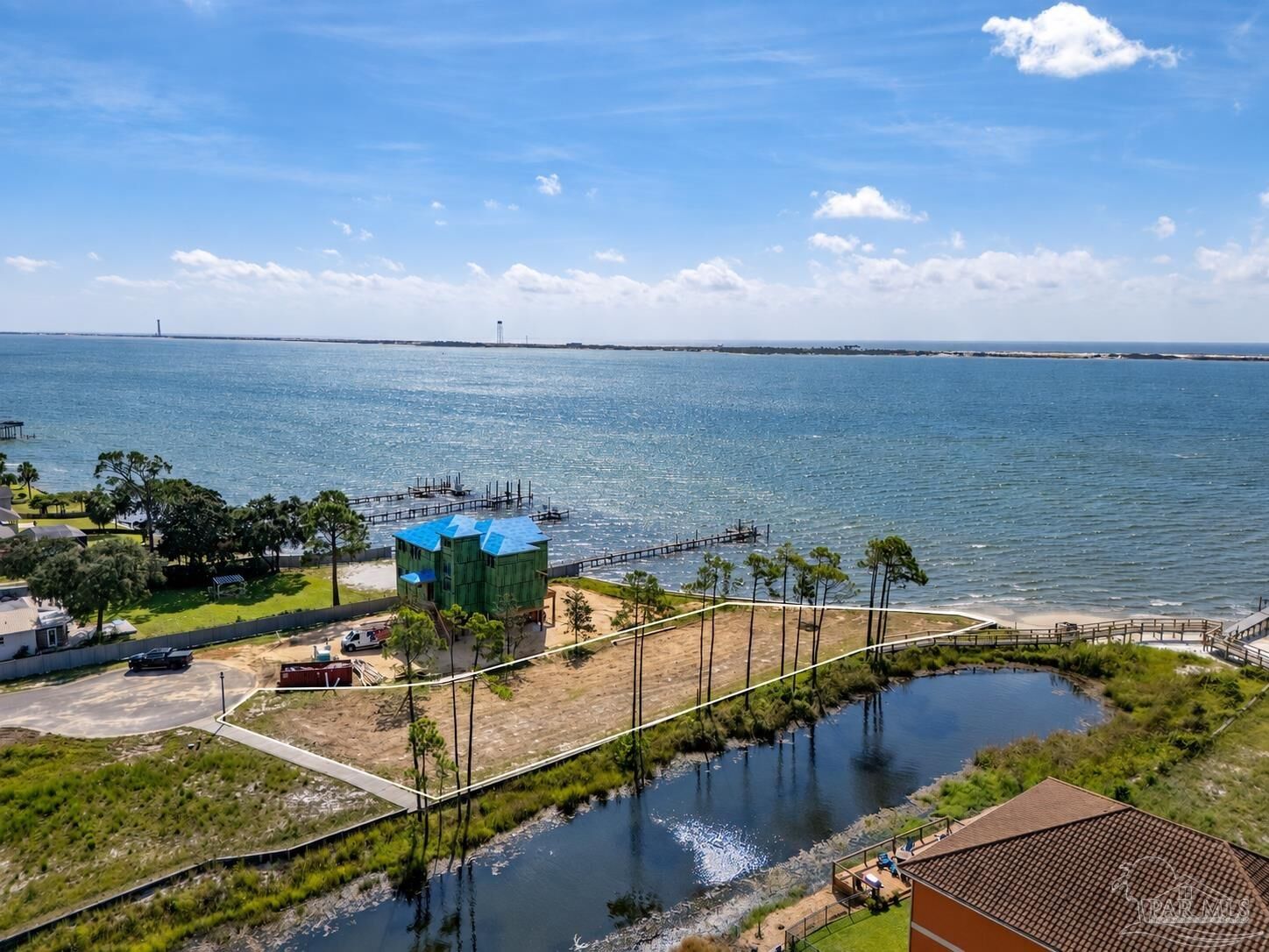 Property Photo: 2035 Palmetto Lake Dr FL 32566