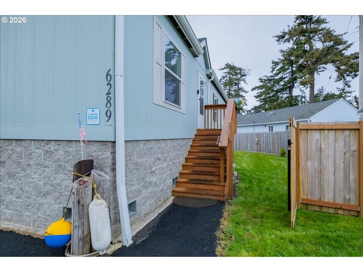 Property Photo: 6289 SW Jetty Ave OR 97367