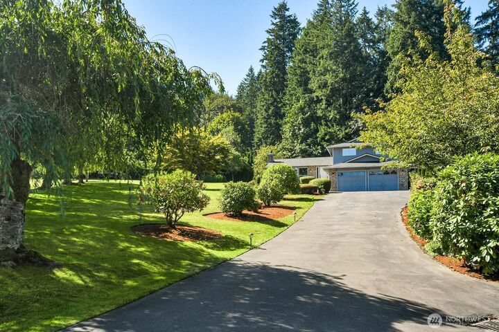 Property Photo: 17465 NE 163rd Place WA 98072
