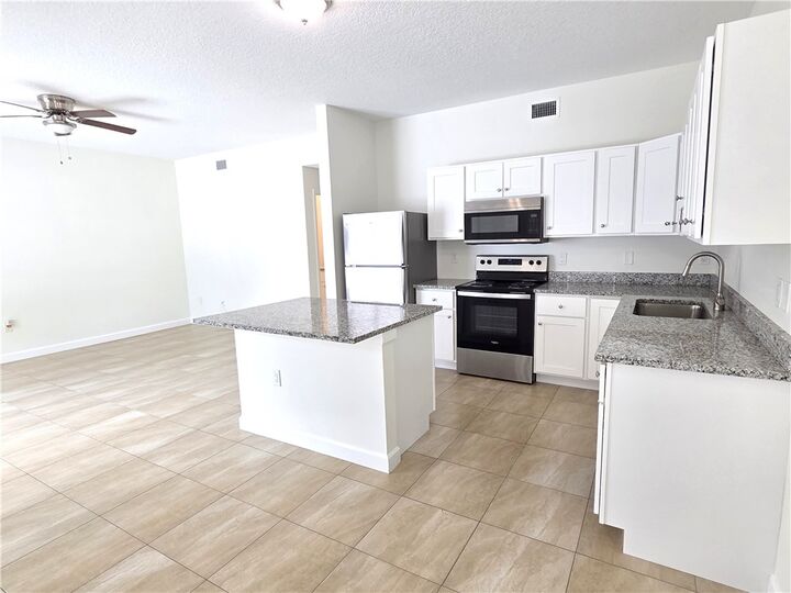 Property Photo: 944 19th Street 944 FL 32960