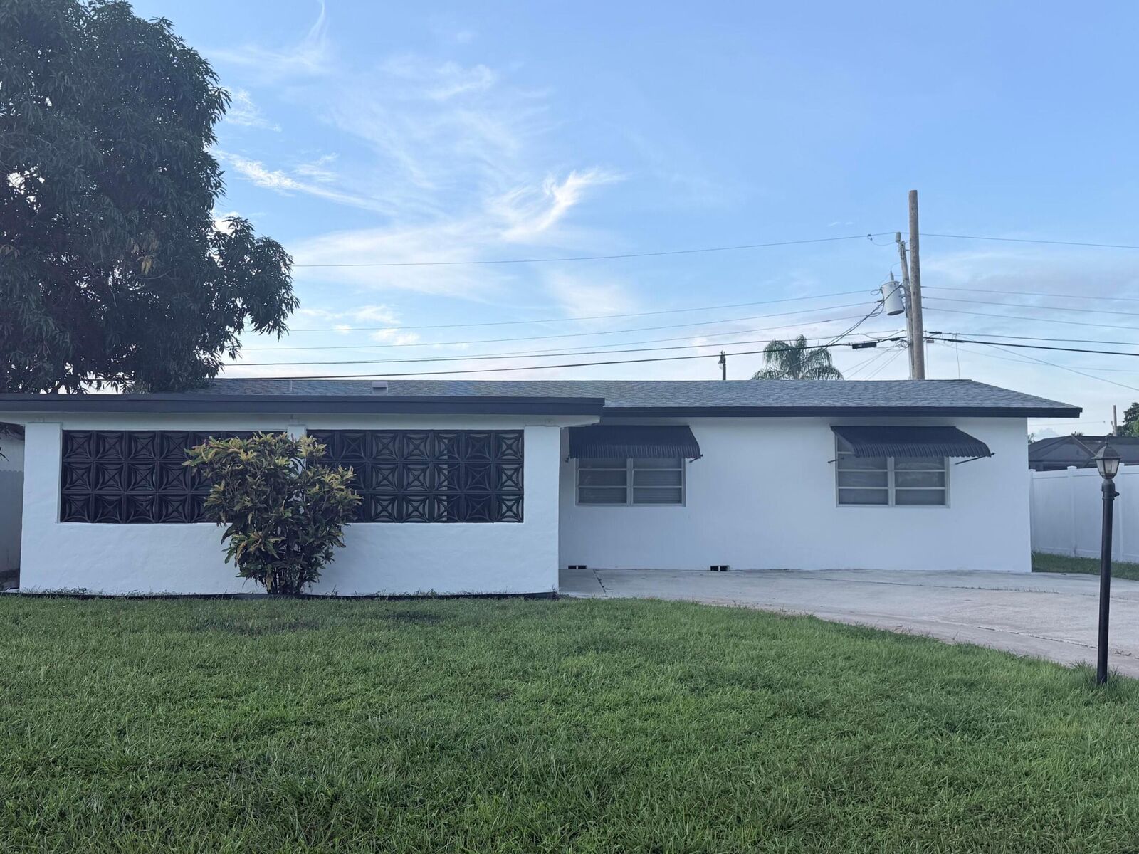 Property Photo: 1624 NE 31st Court FL 33064