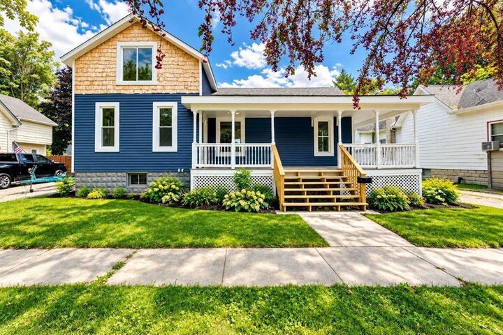 Property Photo: 328 N William Street MI 48039