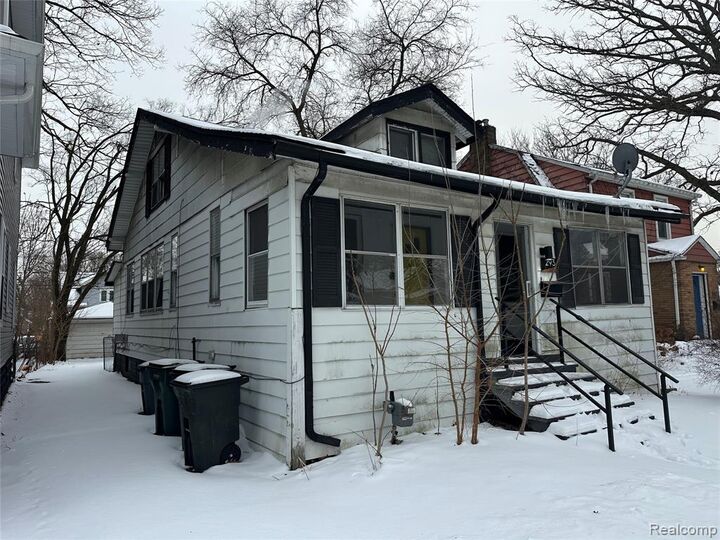 Property Photo:  293 Fielding Street  MI 48220 