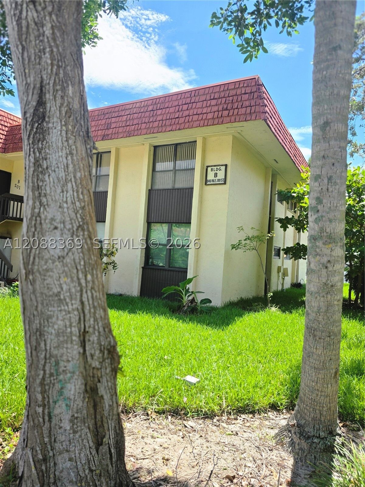 Property Photo:  840 NE 199th St 208B  FL 33179 