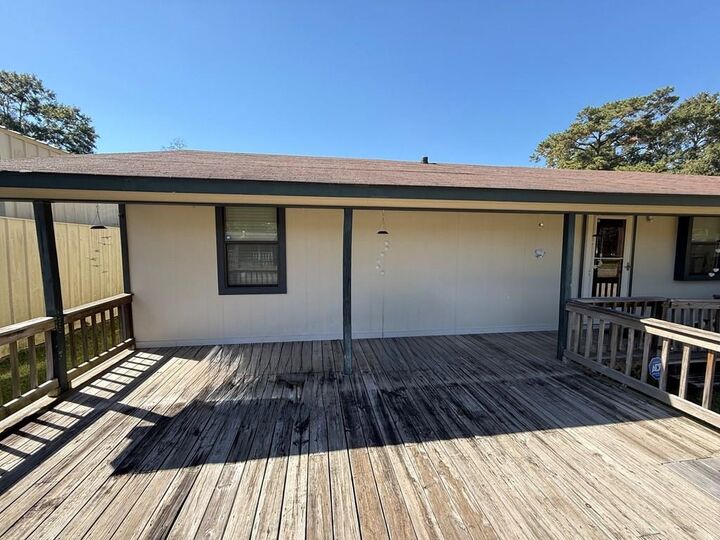 Property Photo: 104 Zube St TX 75951