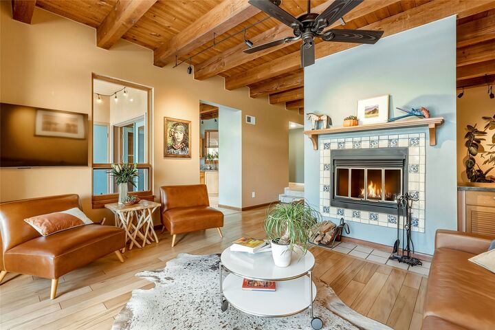 Property Photo:  703 Viento Drive A  NM 87501 