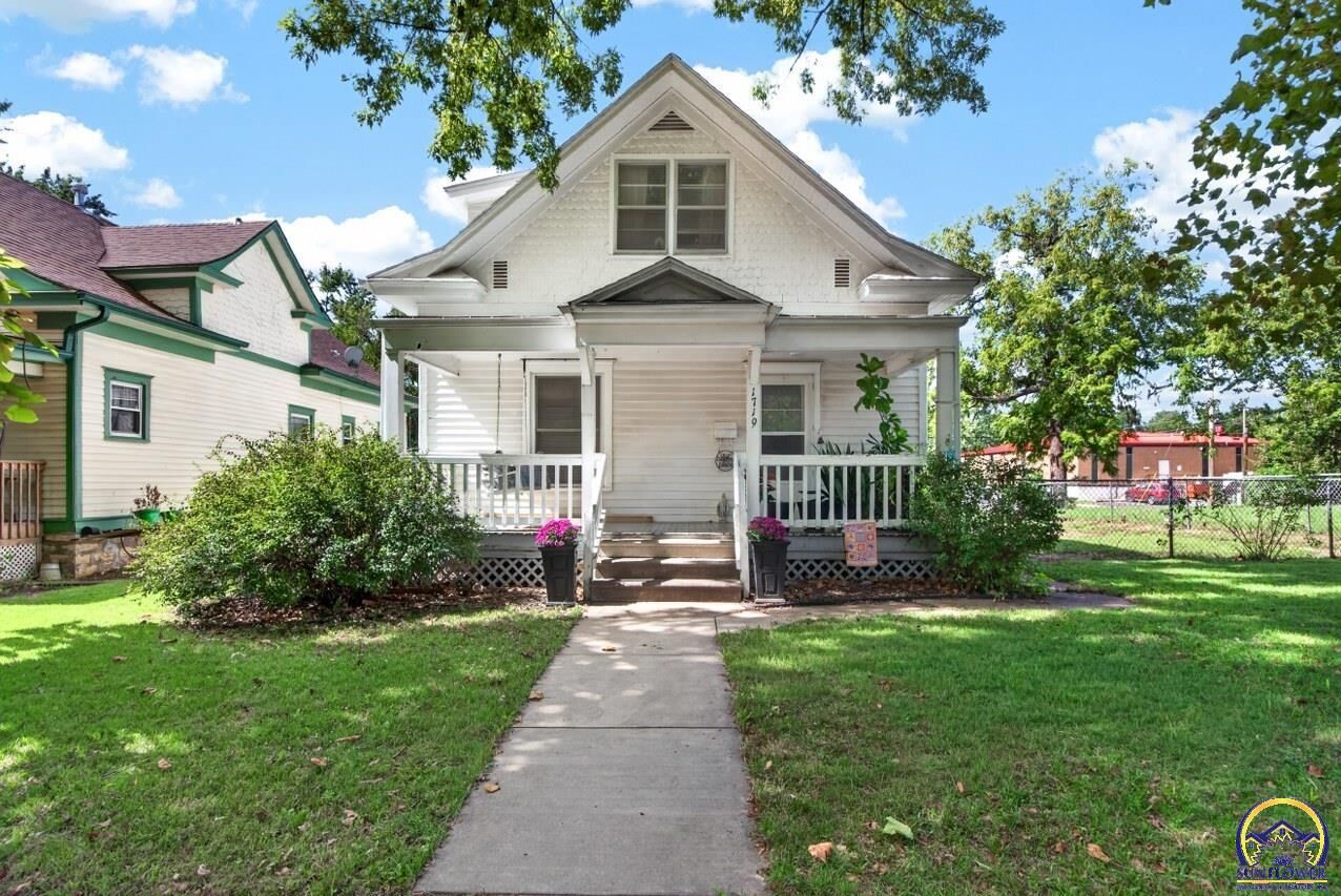 Property Photo: 1719 SW Buchanan St KS 66604