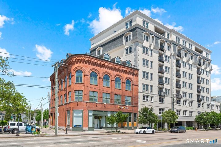 Property Photo:  461 Bank Street 403  CT 06320 
