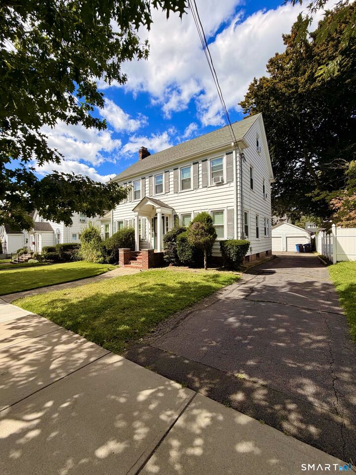 Property Photo:  50 Roydon Road  CT 06511 