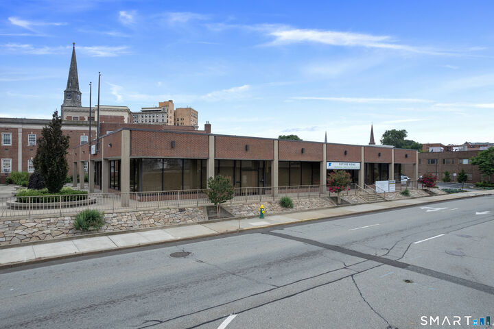 Property Photo:  92 Eugene O'Neill Drive 122  CT 06320 