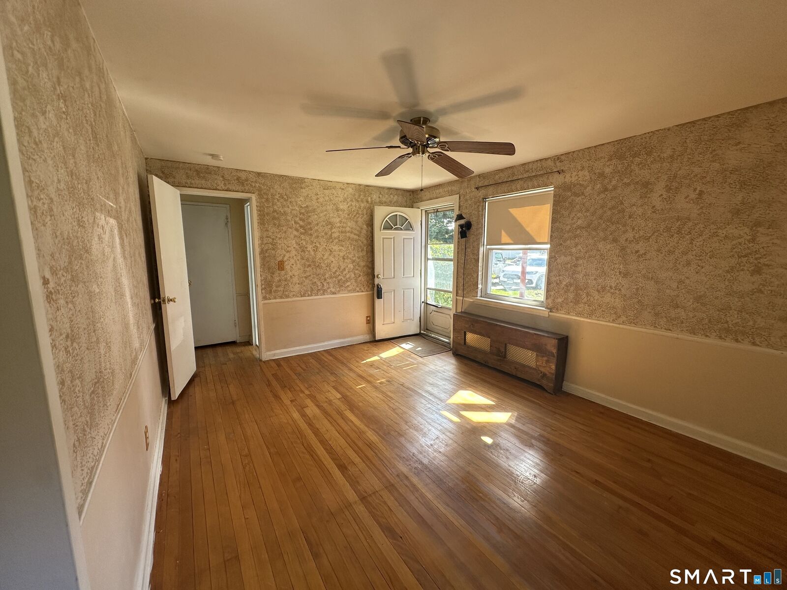Property Photo:  241 Seaton Road 2  CT 06902 