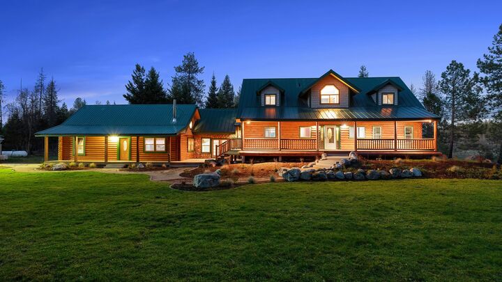 Property Photo: 12621 E Blanchard Rd WA 99009