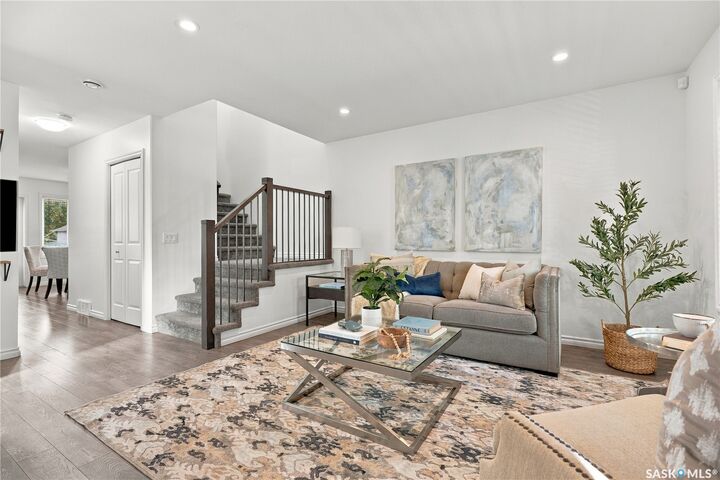 Property Photo:  317 G Avenue S  SK S7M 1V2 