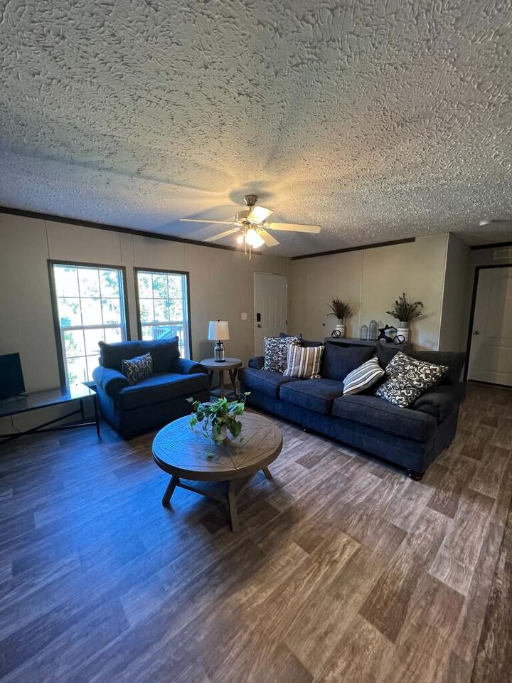 Property Photo: 8464 Reedy Creek Rd VA 24202