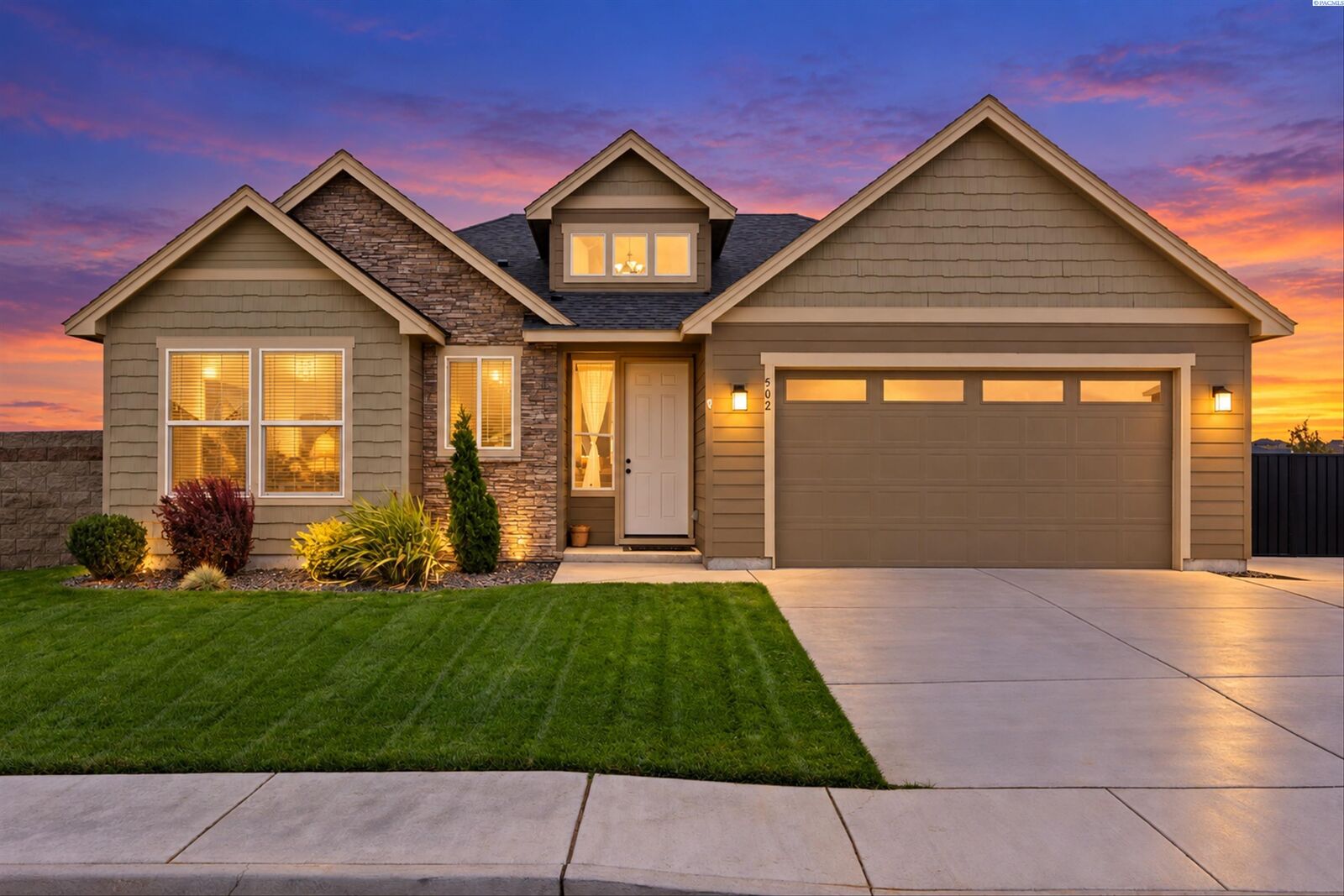 Property Photo:  502 Constance Ave  WA 99353 