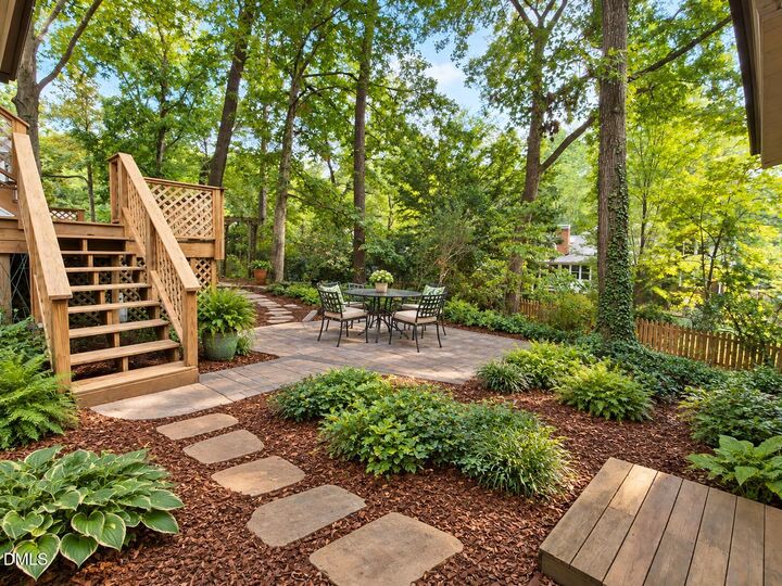 Property Photo: 708 Dawnwood Court NC 27609