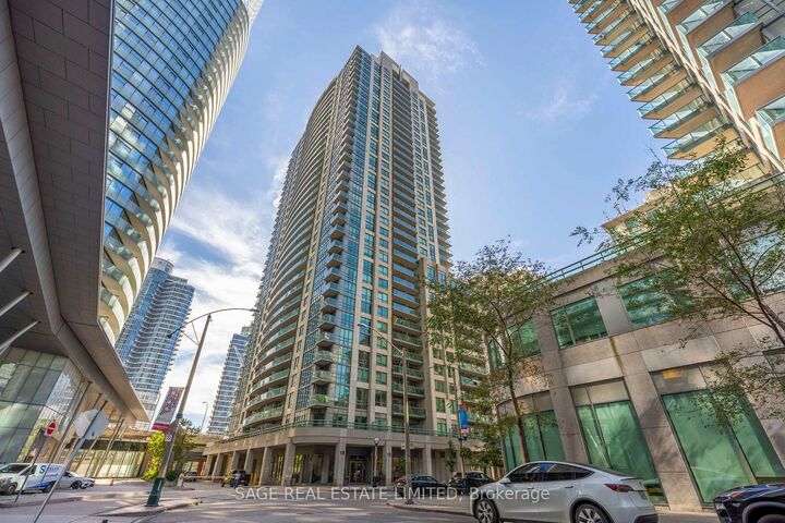 Property Photo:  19 Grand Trunk Crescent 1605  ON M5J 3A3 