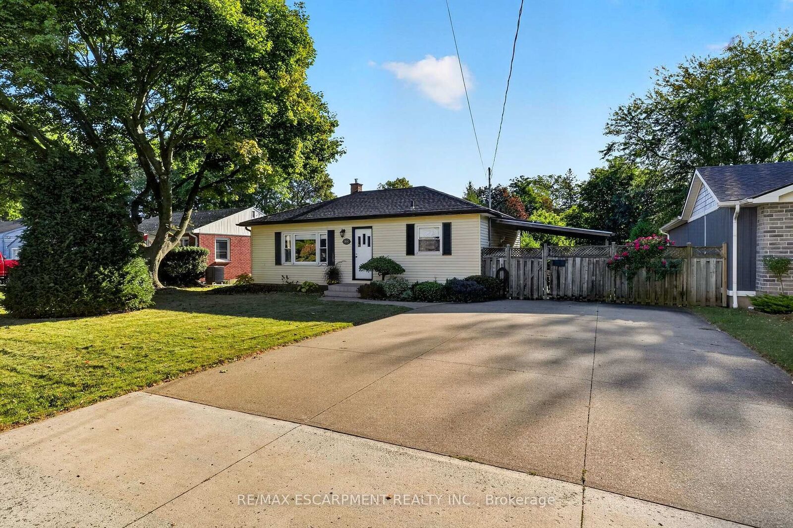 Property Photo:  416 Bartlett Avenue  ON L3M 2N4 