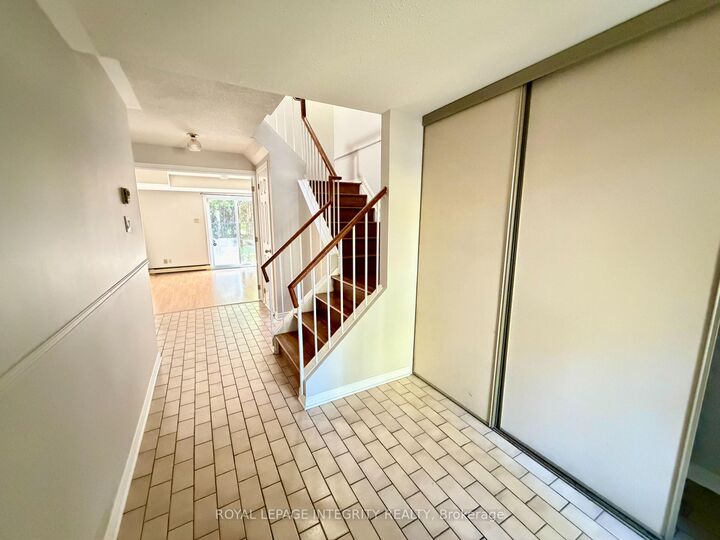 Property Photo:  46 Arbordale Crescent  ON K2G 5C9 