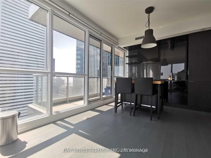 Property Photo:  70 Temperance Street 4306  ON M5H 4E8 