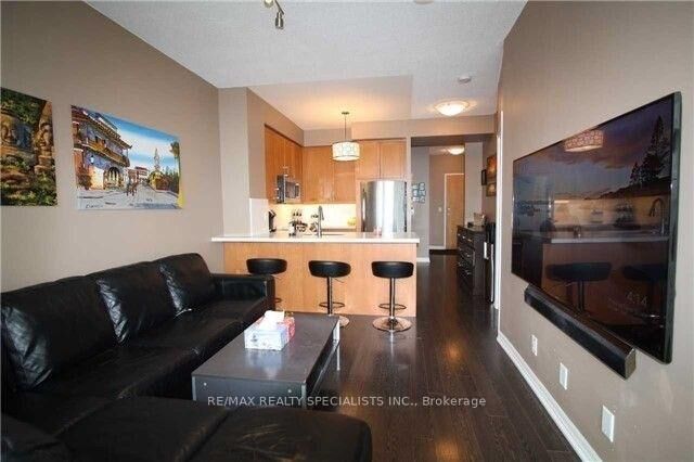 Property Photo:  3939 Duke Of York Boulevard 2010  ON L5B 4N2 