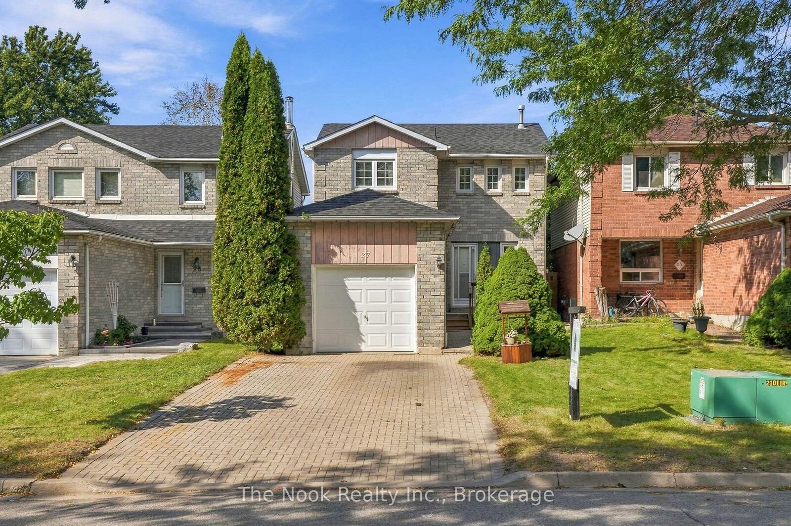 Property Photo:  27 Field Crescent  ON L1Z 1B3 