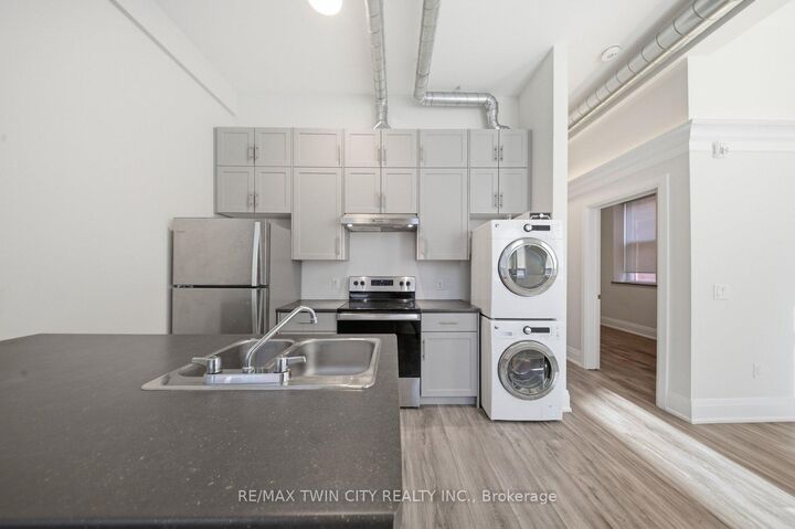 Property Photo:  11 Queen Street 201  ON N3T 3B2 