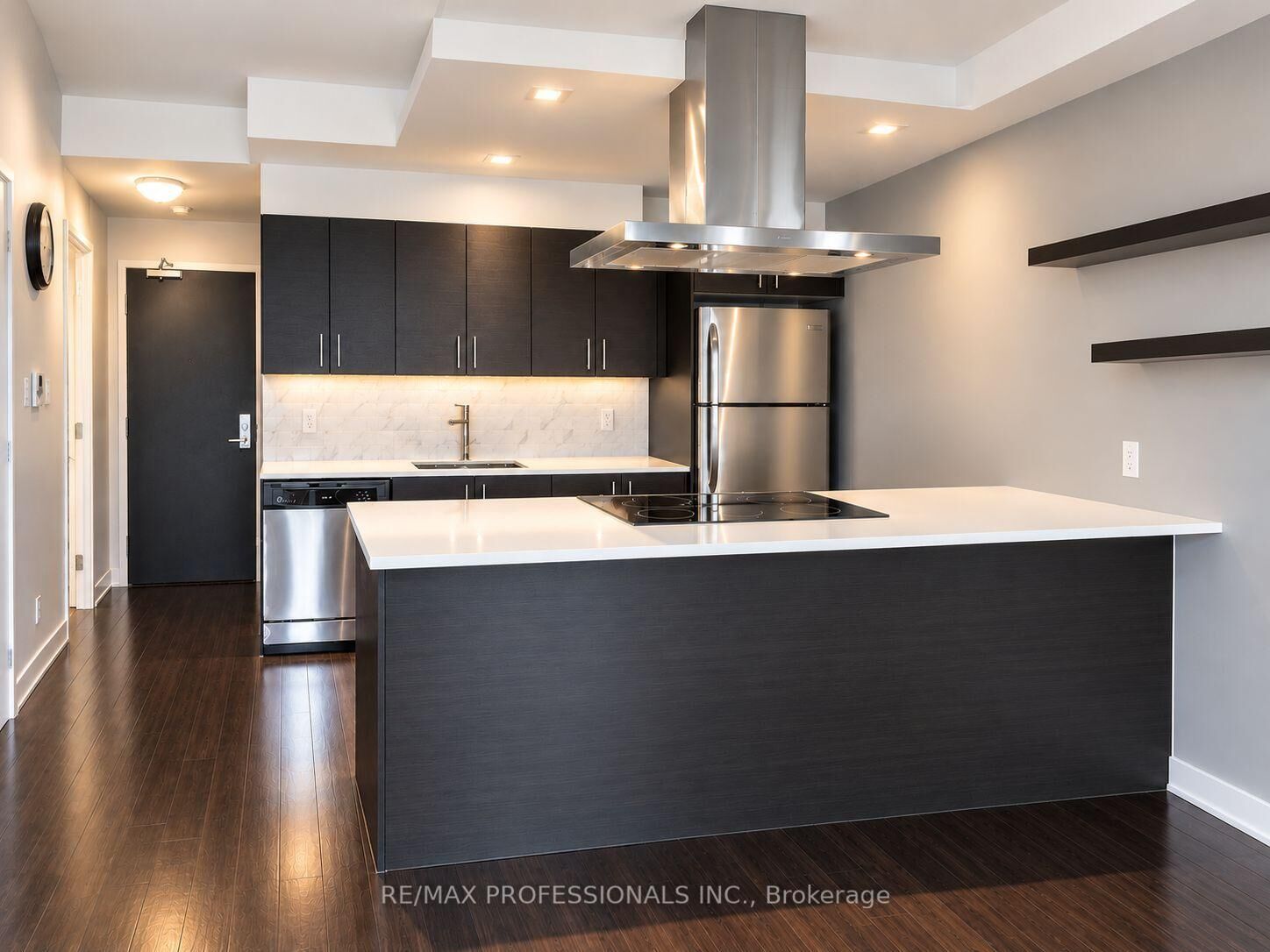 Property Photo:  165 Legion Road N 2033  ON M8Y 0B3 