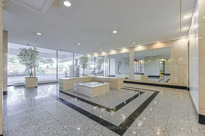 Property Photo:  1 Royal Orchard Boulevard 502  ON L3T 3C2 