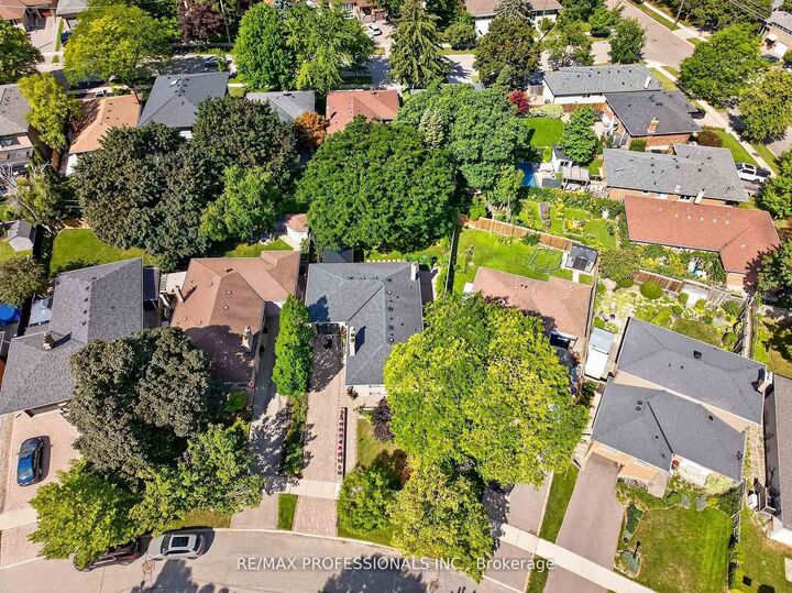 Property Photo:  57 Merrygale Crescent  ON M9B 5N9 