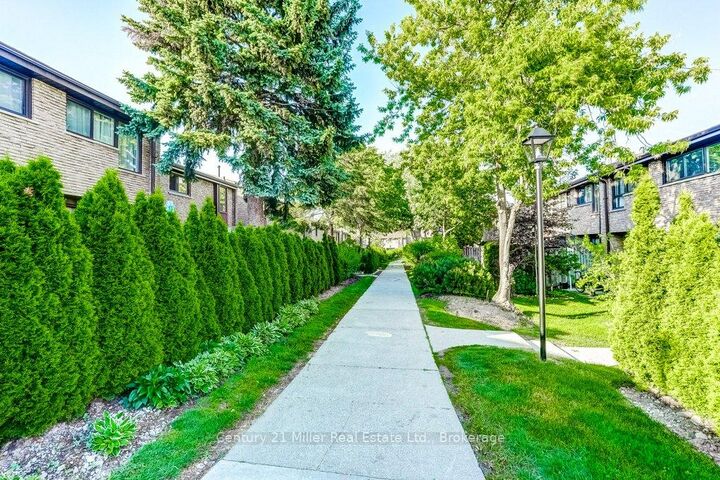 Property Photo:  2605 Woodchester Drive 36  ON L5K 2E3 