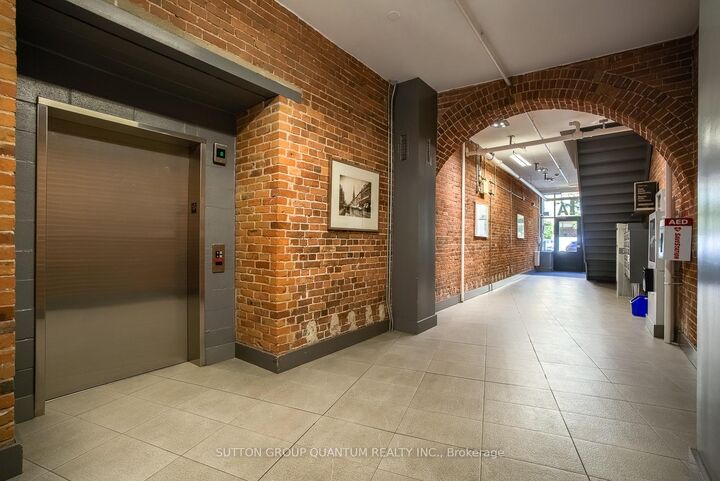 Property Photo:  81A Front Street E 413  ON M5E 1Z7 