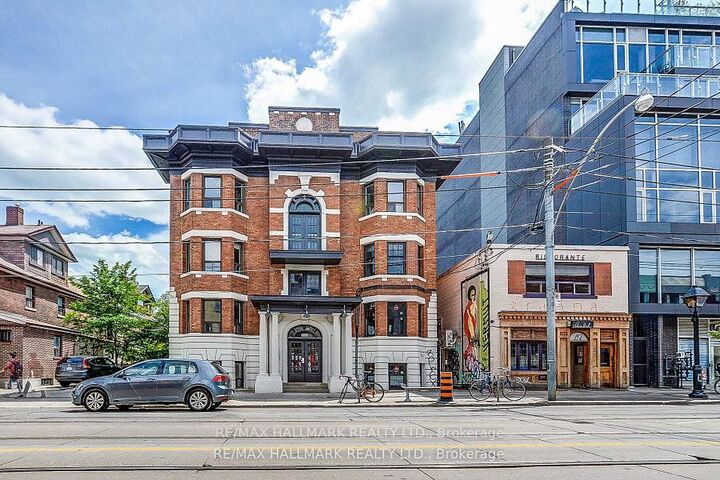 Property Photo:  795 College Street 2B  ON M6G 1C7 