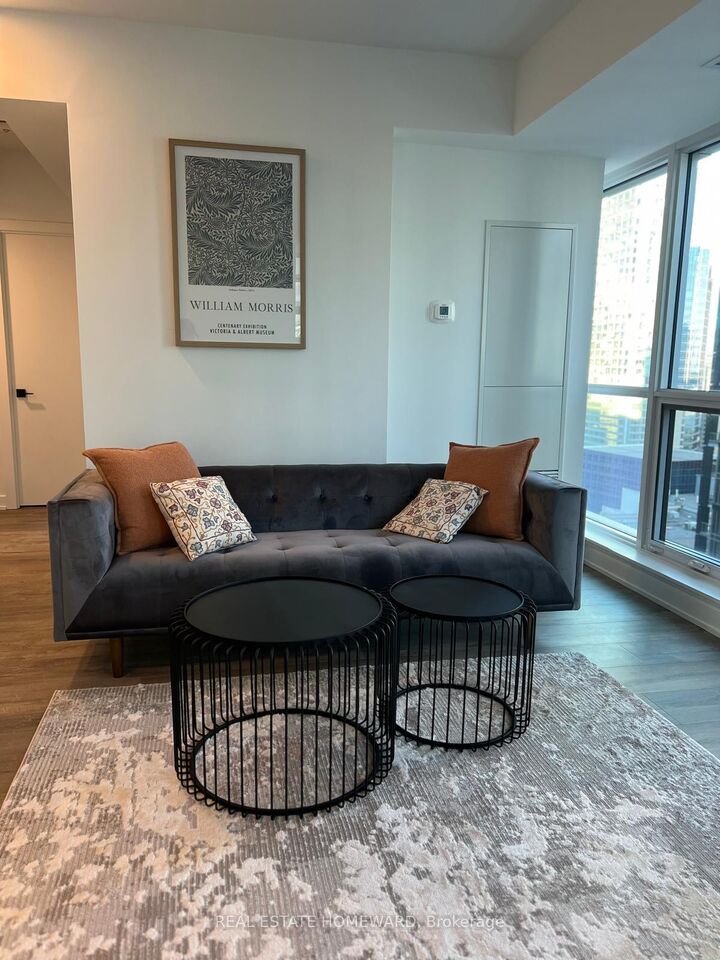 Property Photo:  327 King Street W 2903  ON M5V 0W7 