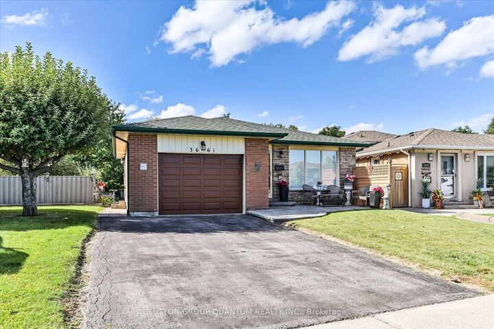 Property Photo:  3661 Keenan Crescent  ON L4T 3M1 