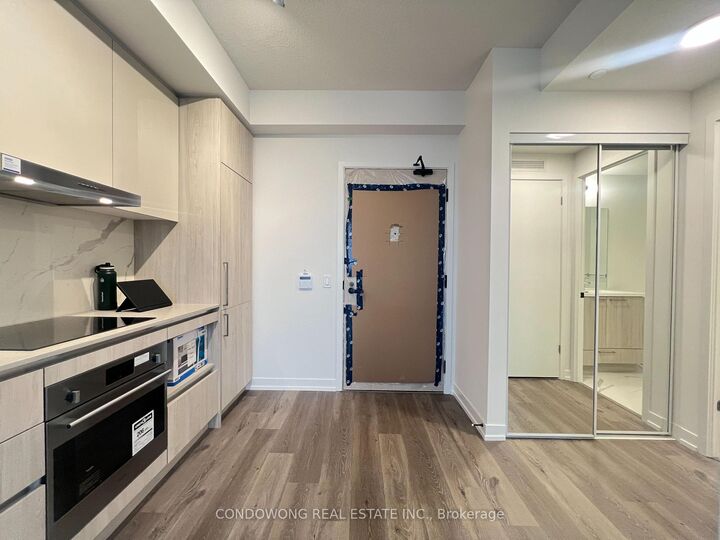 Property Photo:  225 Commerce Street 2910  ON L4K 0R1 