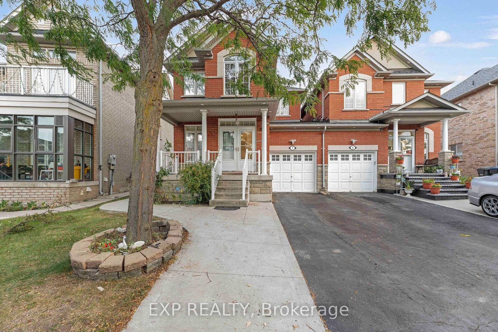 Property Photo:  7 Overture Lane  ON L6S 6H9 