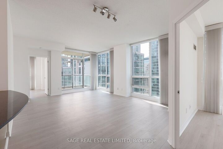 Property Photo:  16 Yonge Street 2711  ON M5E 2A1 