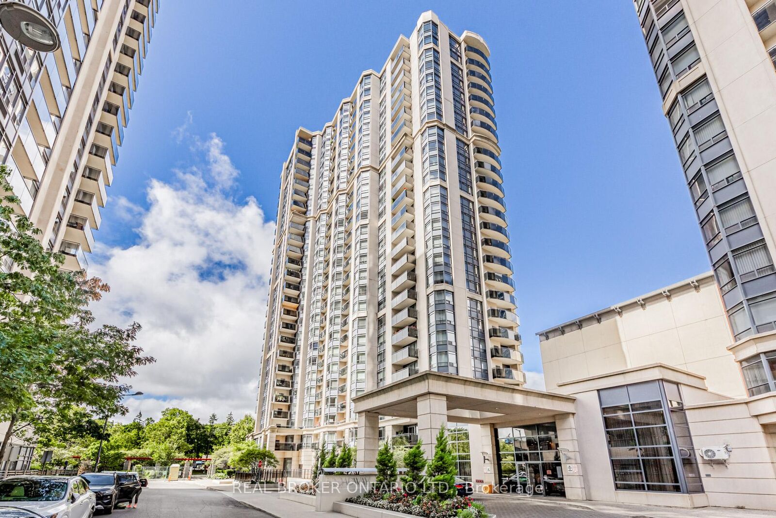 Property Photo:  153 Beecroft Road 2011  ON M2N 7C5 