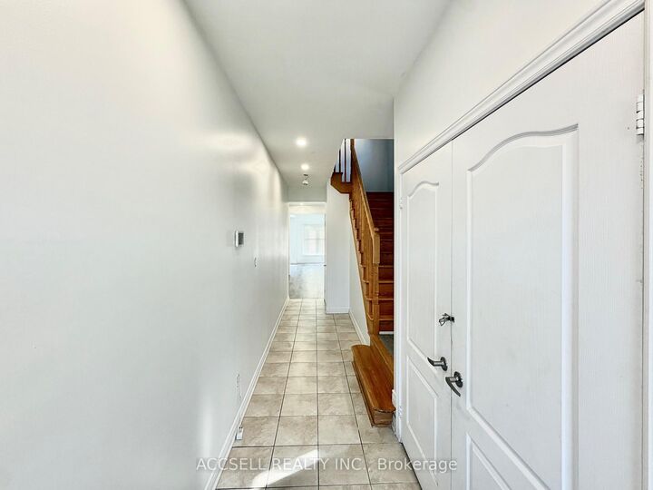Property Photo:  43 Banbridge Crescent  ON L6X 5M1 