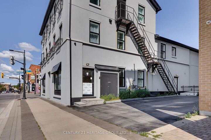 Property Photo:  130 Dunlop Street E 201  ON L4M 1B1 