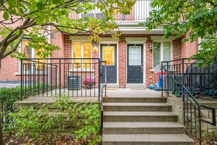 Property Photo:  50 Joe Shuster Way 205  ON M6K 1Y8 