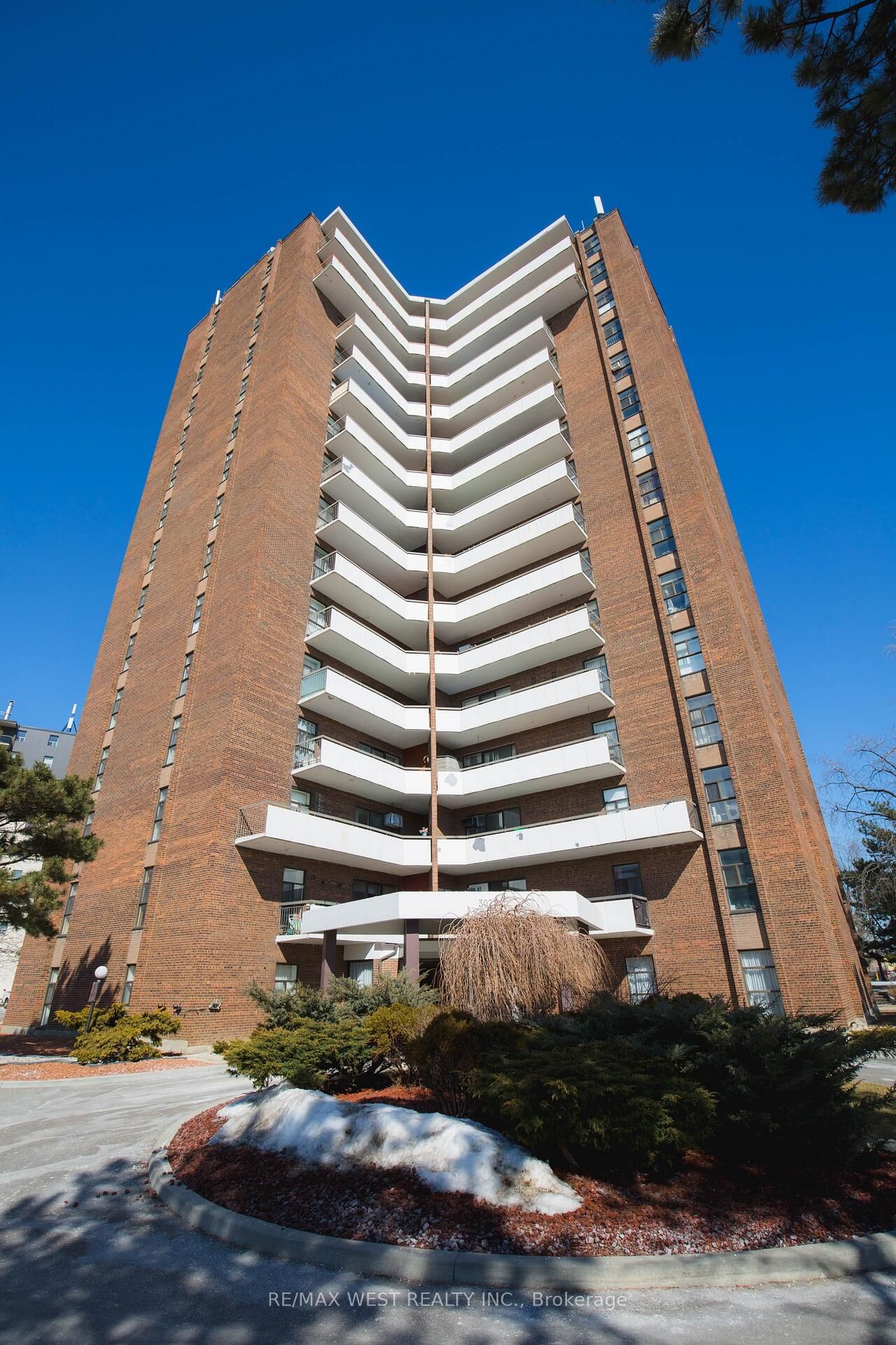 Property Photo:  3025 Queen Frederica Drive 1503  ON L4Y 3A1 