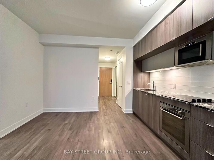 Property Photo:  575 Bloor Street E 2811  ON M4W 0B2 