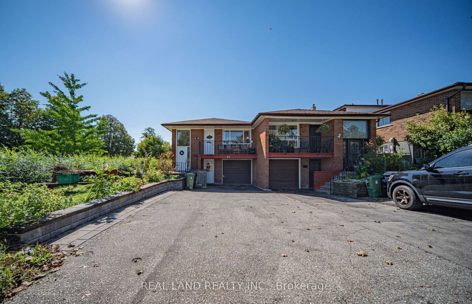 Property Photo:  37 Pawnee Avenue  ON M2H 3C6 